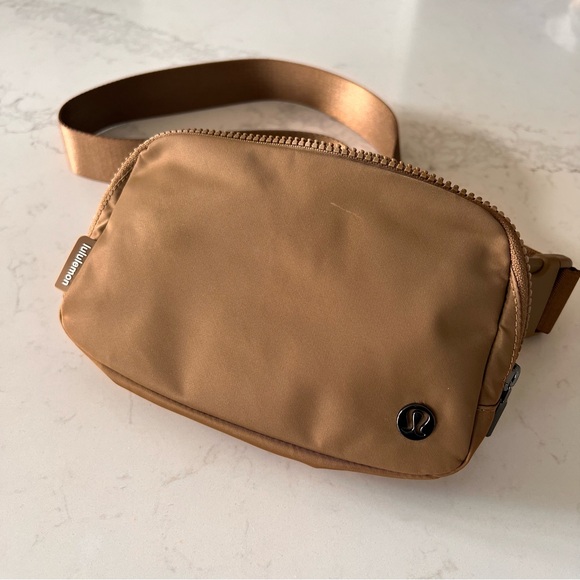 Everywhere 1 L belt bag - Picture 1 of 10
